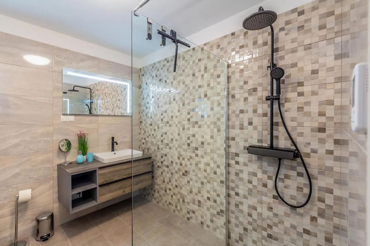 Villa Lio With Private Pool Linardici