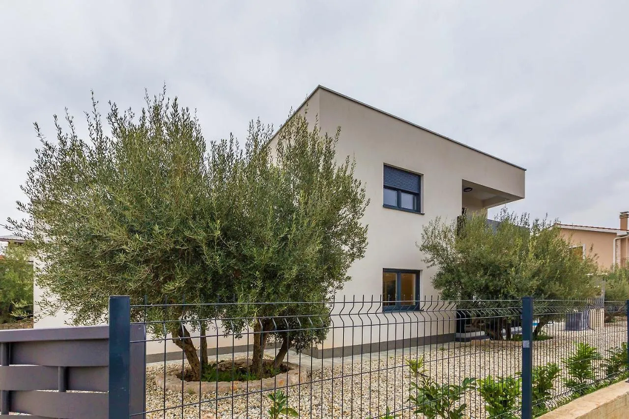Villa Lio With Private Pool Linardici