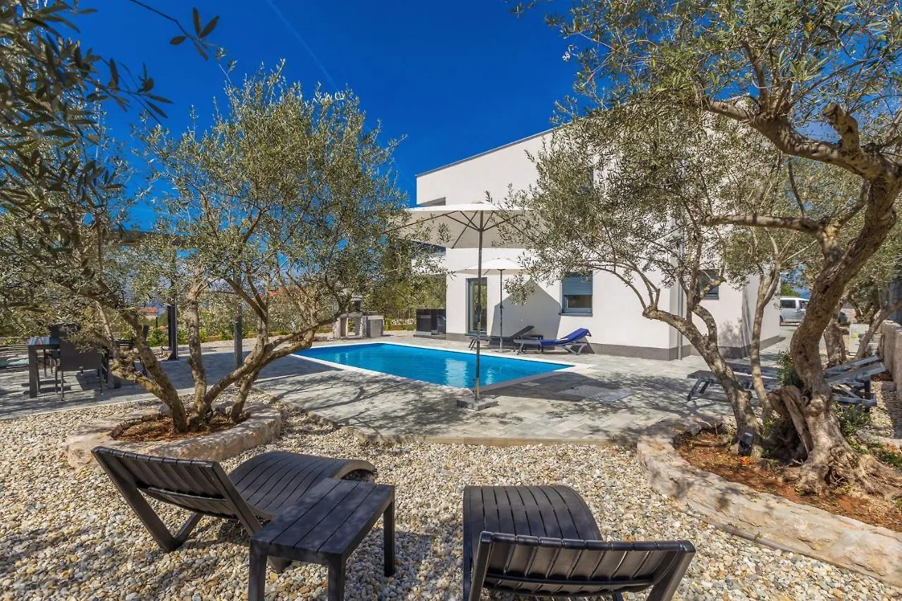 Villa Lio With Private Pool Linardici